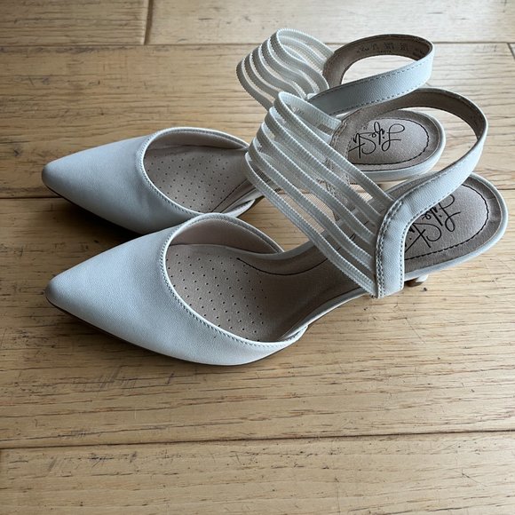 DSW White Stiletto Heels - Picture 1 of 5